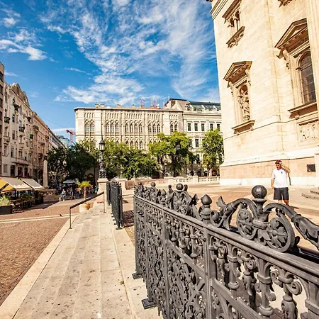 Apartment Basilica -quiet, Privat, Balcony, The Area *