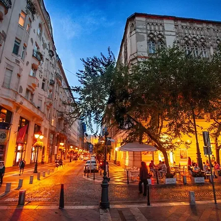 Basilica -quiet, Privat, Balcony, The Area Apartment Budapest
