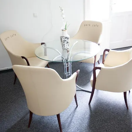 Apartment Basilica -quiet, Privat, Balcony, The Area